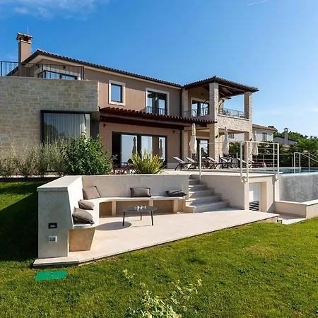 Villa Faloniga With Pool And View In Vizinada *